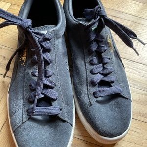 Puma Suede Classic Sneakers in Navy in size 40.5